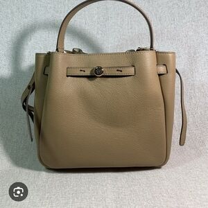 Elegant Tan Leather Handbag